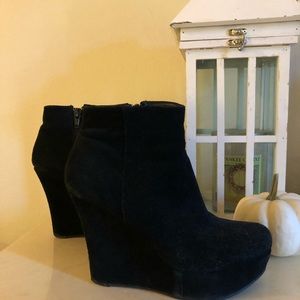 Black ankle block boot